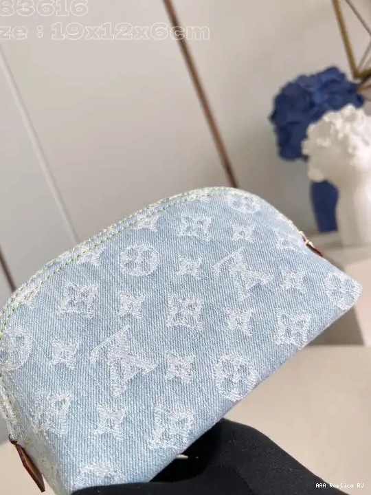 Aaa replica bags PM Louis Vuitton Pochette Cosmétique 0602